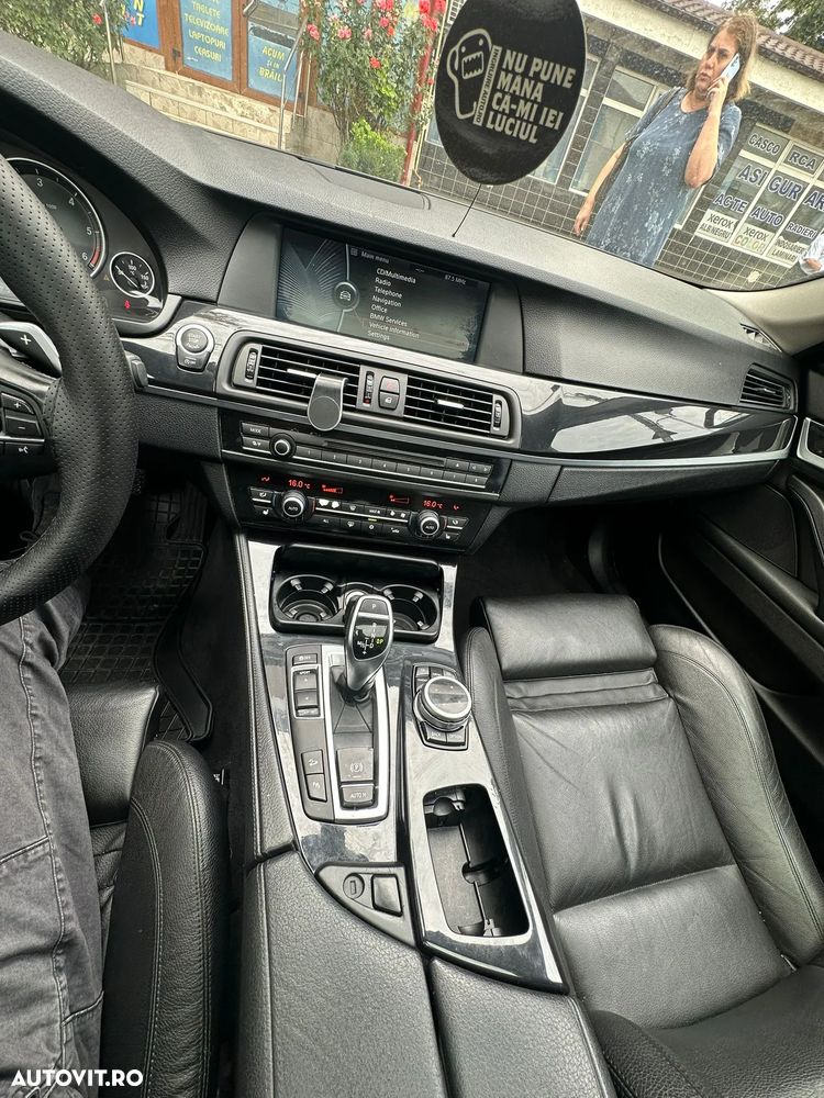 BMW Seria 5 525d xDrive - 4
