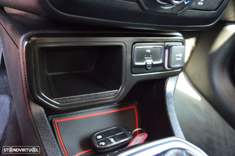 Jeep Renegade 1.0 T Limited - 40
