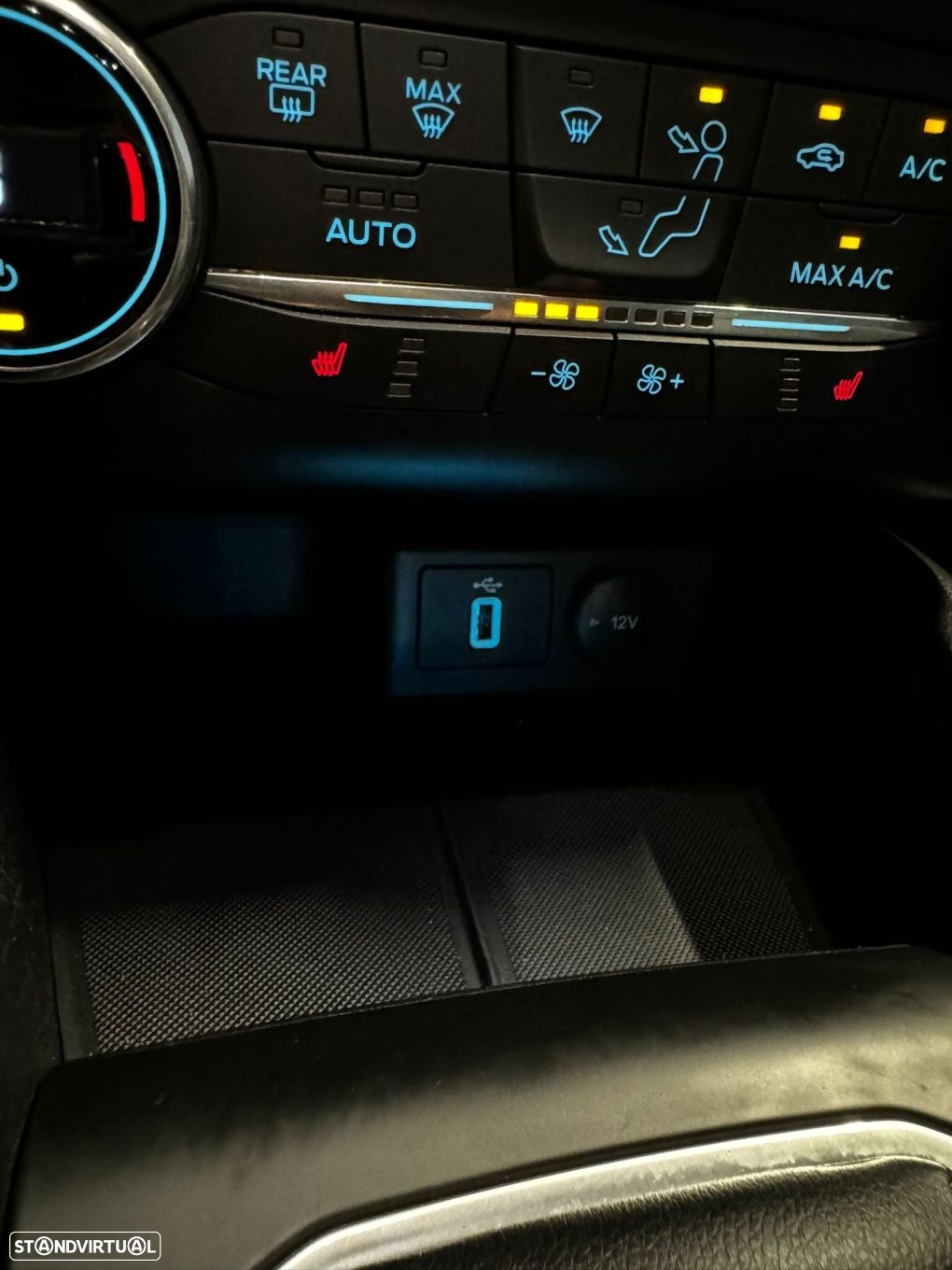 Ford Focus 1.5 TDCi EcoBlue Titanium - 42