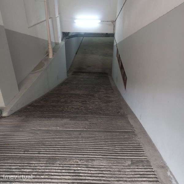 Alugo garagem Matosinhos Sul - Grande imagem: 4/4
