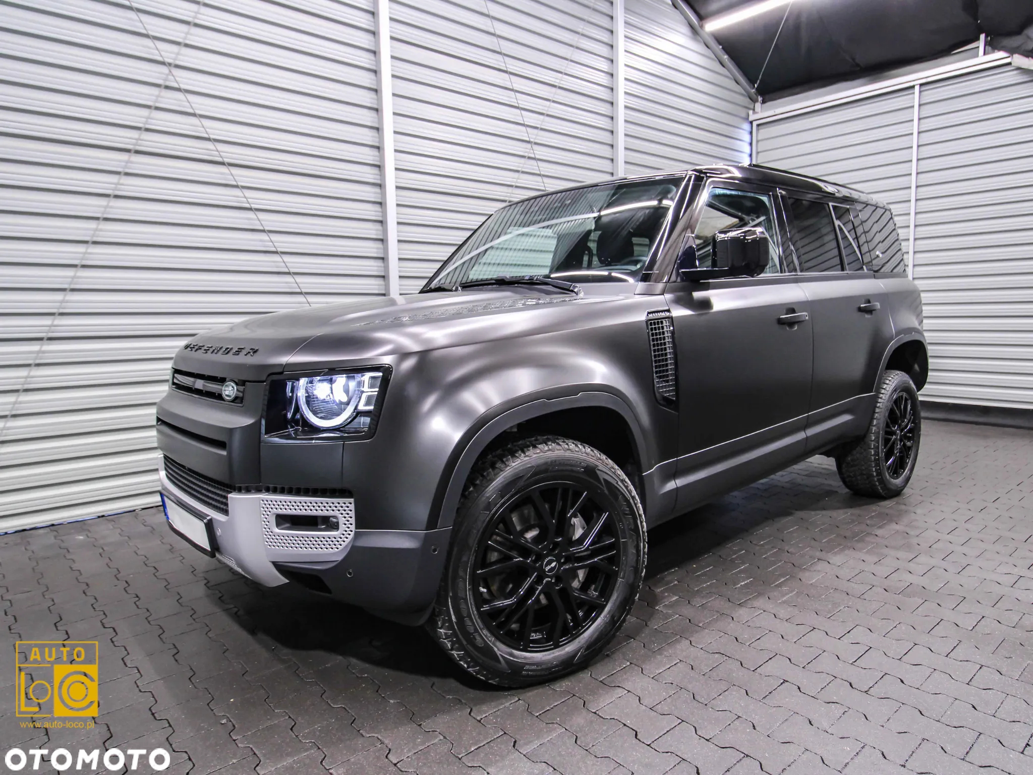Land Rover Defender - 3