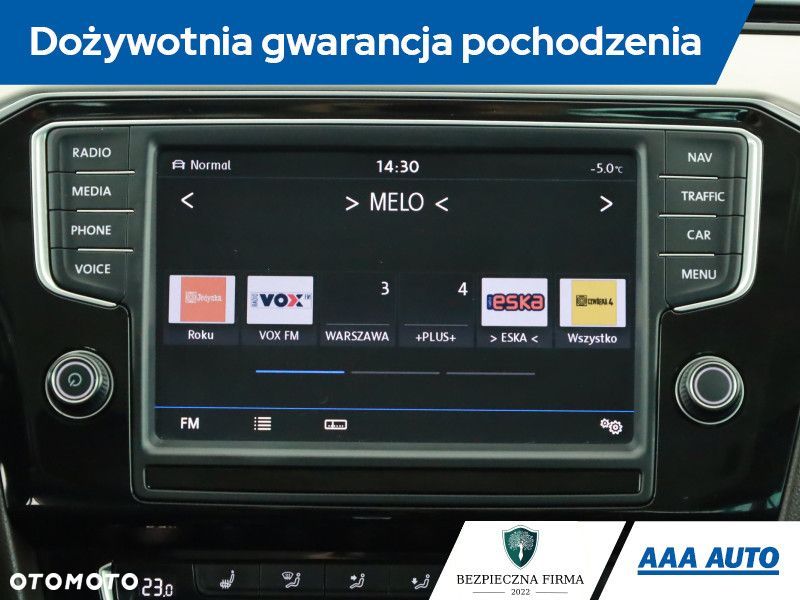 Volkswagen Passat - 11