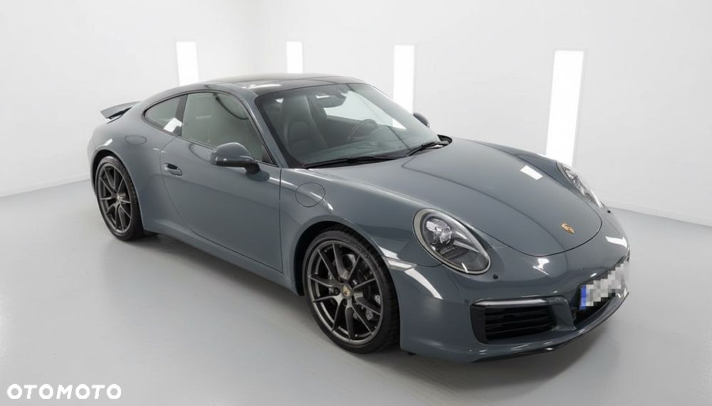 Porsche 911 Carrera - 2