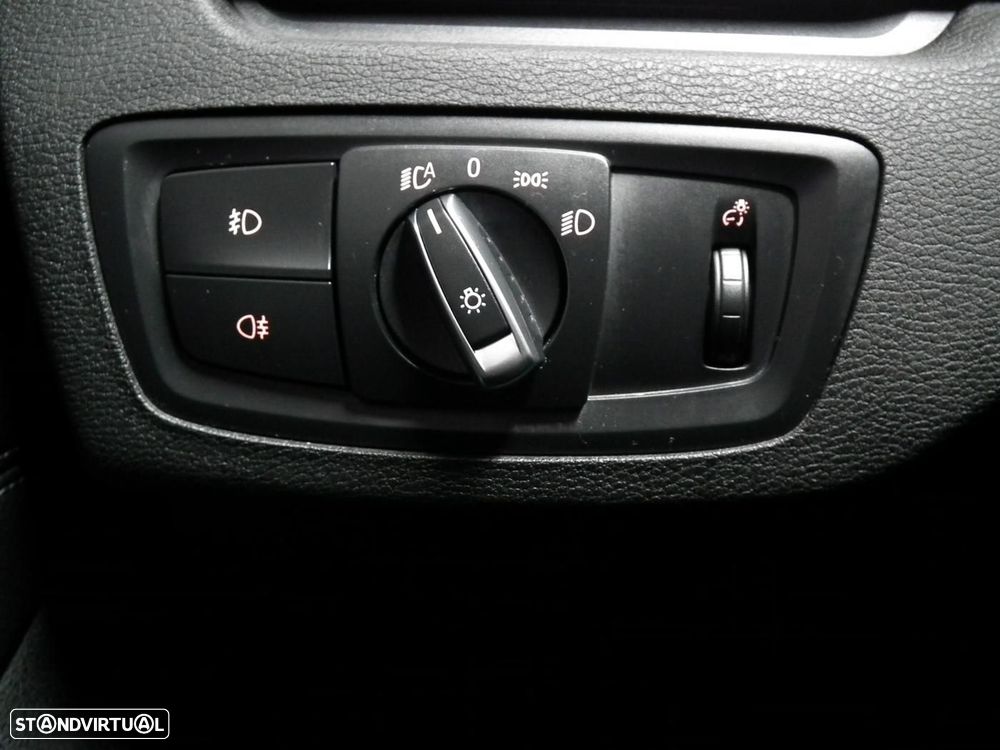 BMW X1 16 d sDrive xLine - 33