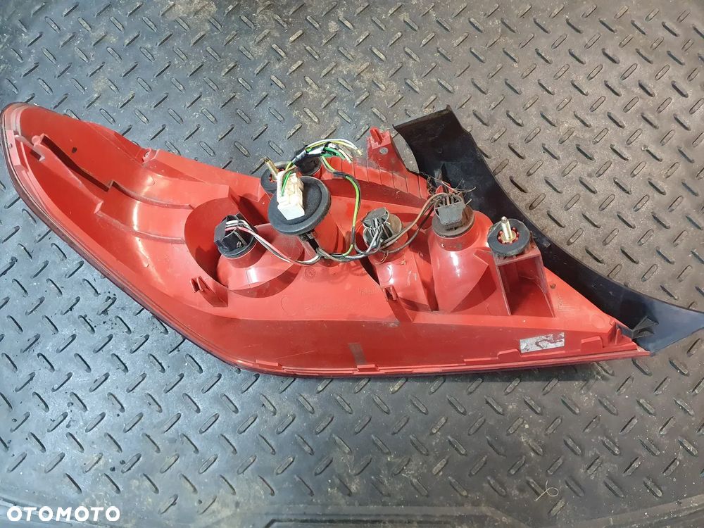 Lampa PRAWY tył PEUGEOT 407 COUPE EUROPA - 3