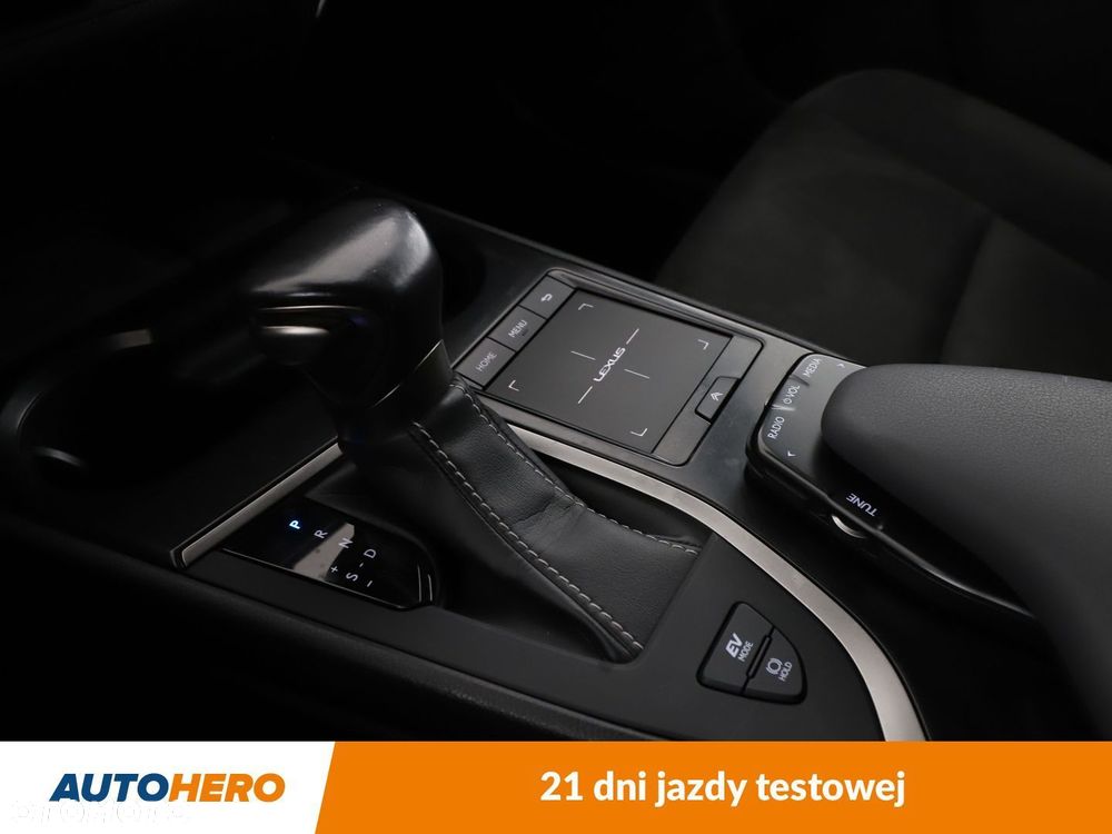 Lexus UX - 26