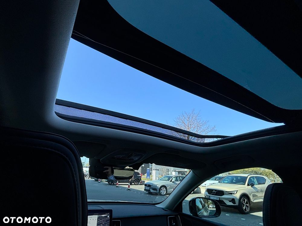 Volvo XC 60 T6 Plug-In Hybrid AWD Ultra Dark - 13