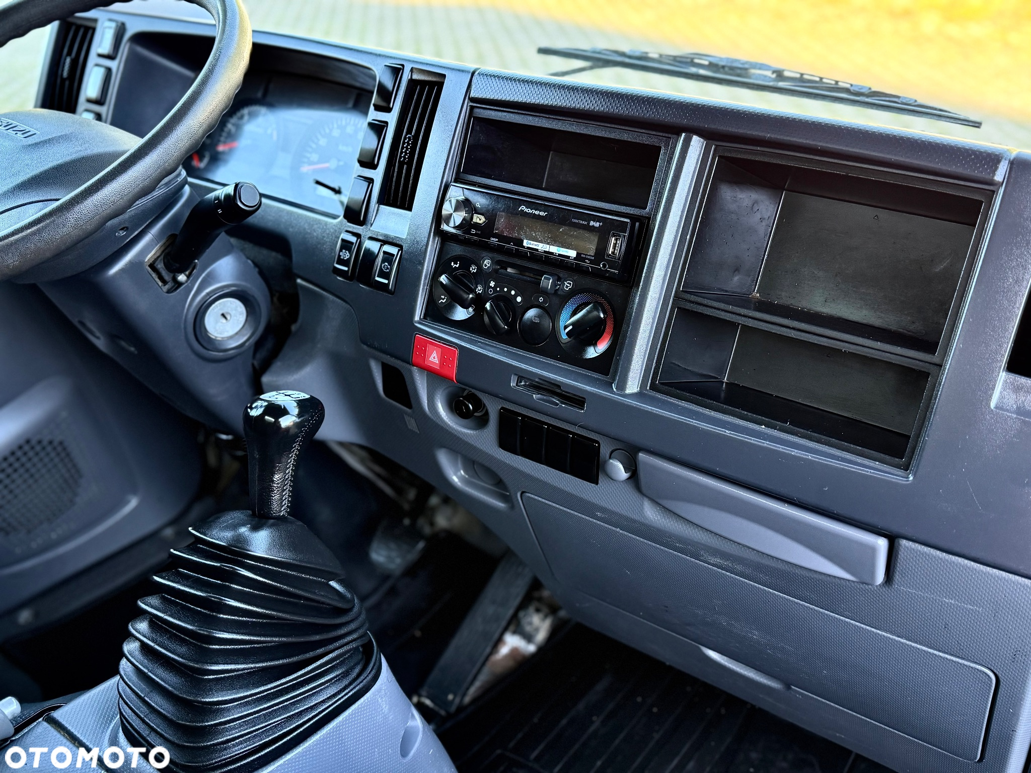 Isuzu N1R - 40