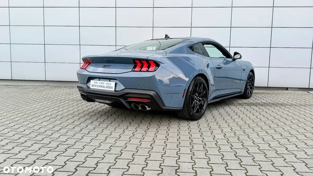 Ford Mustang - 8