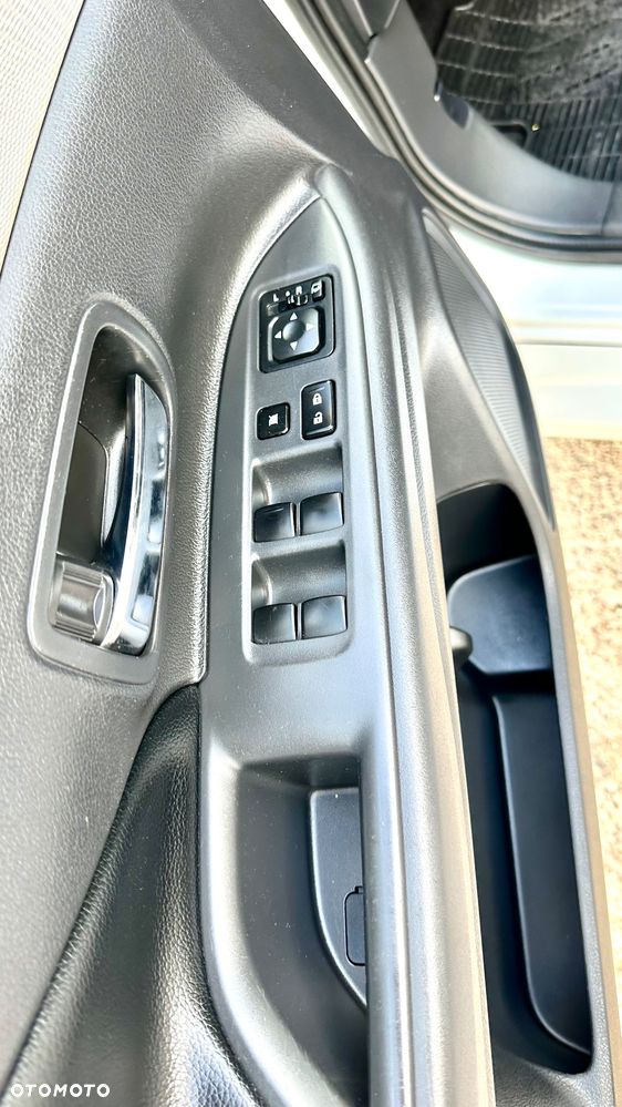 Mitsubishi Outlander 2.0 4WD Plug-In Hybrid - 10