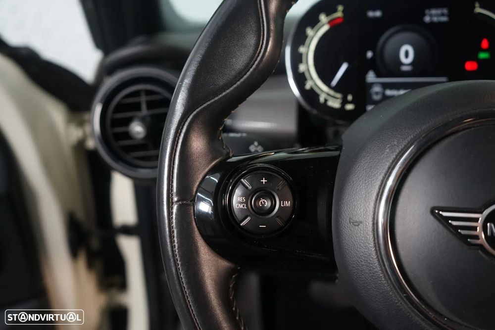 MINI 5 Portas Cooper Auto - 22
