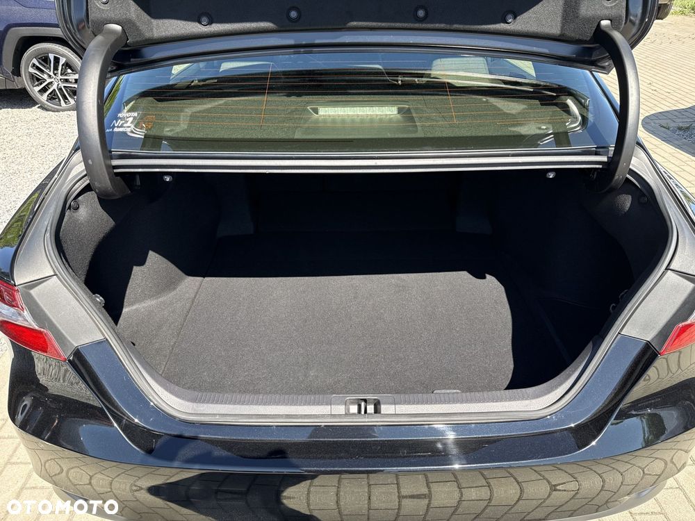 Toyota Camry 2.5 Hybrid Comfort CVT - 30