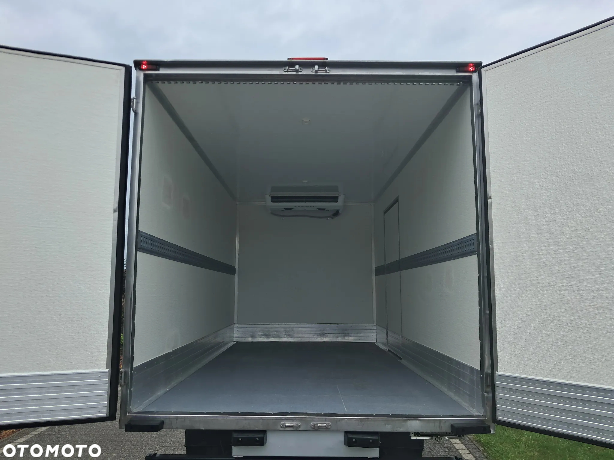 Iveco 50C18 3,0 180KM Hi-Matic Chłodnia ZANOTTI 350 8-palet Salon Polska - 13