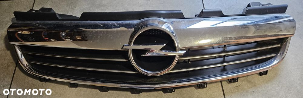 Opel Zafira B II 2 grill atrapa - 2