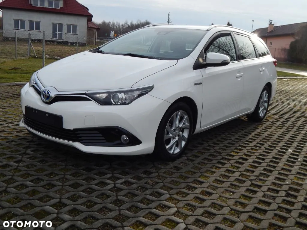 Toyota Auris Hybrid 135 Dynamic - 2
