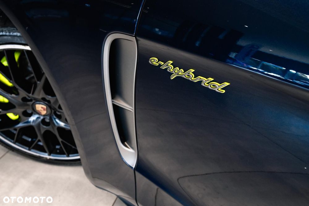 Porsche Panamera 4 E-Hybrid Platinum Edition - 39