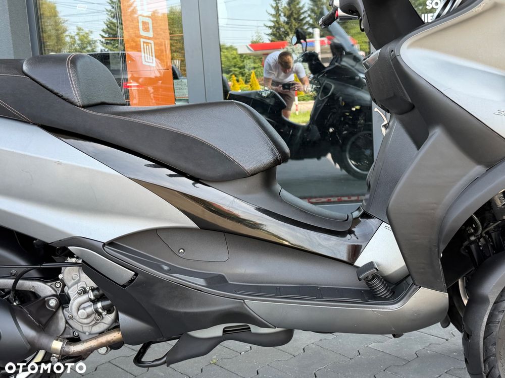 Piaggio MP-3 - 7