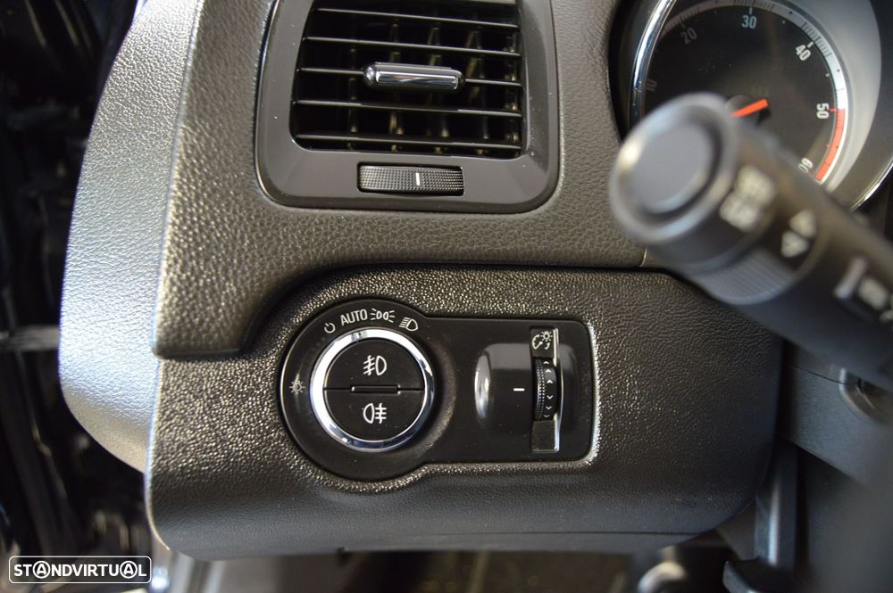 Opel Insignia Sports Tourer 2.0 CDTi Cosmo - 32