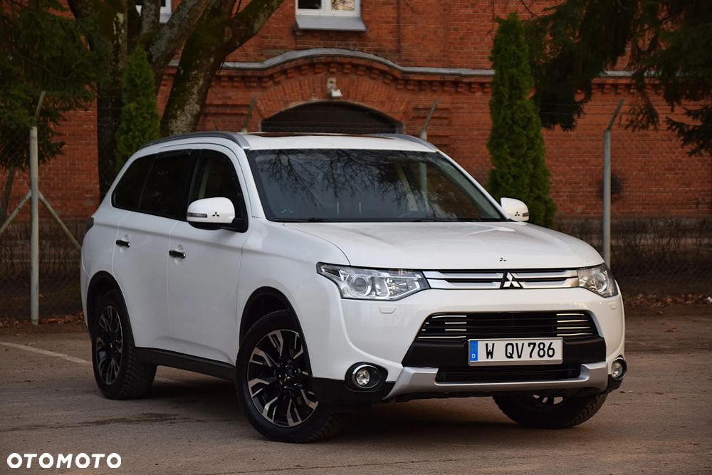Mitsubishi Outlander 2.2 DI-D 4WD Automatik Diamant Edition+ - 1