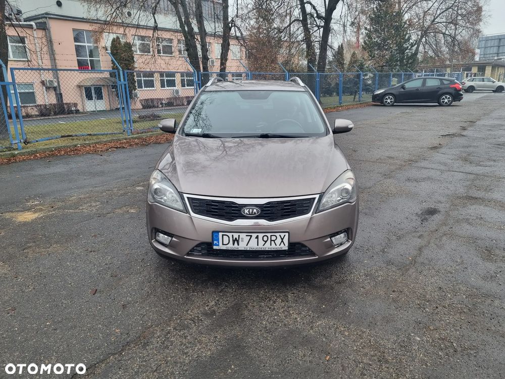 Kia Ceed 1.6 Crdi Comfort - 1