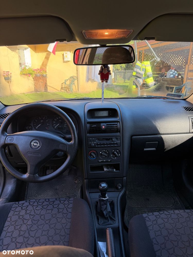 Opel Astra 1.6 - 8