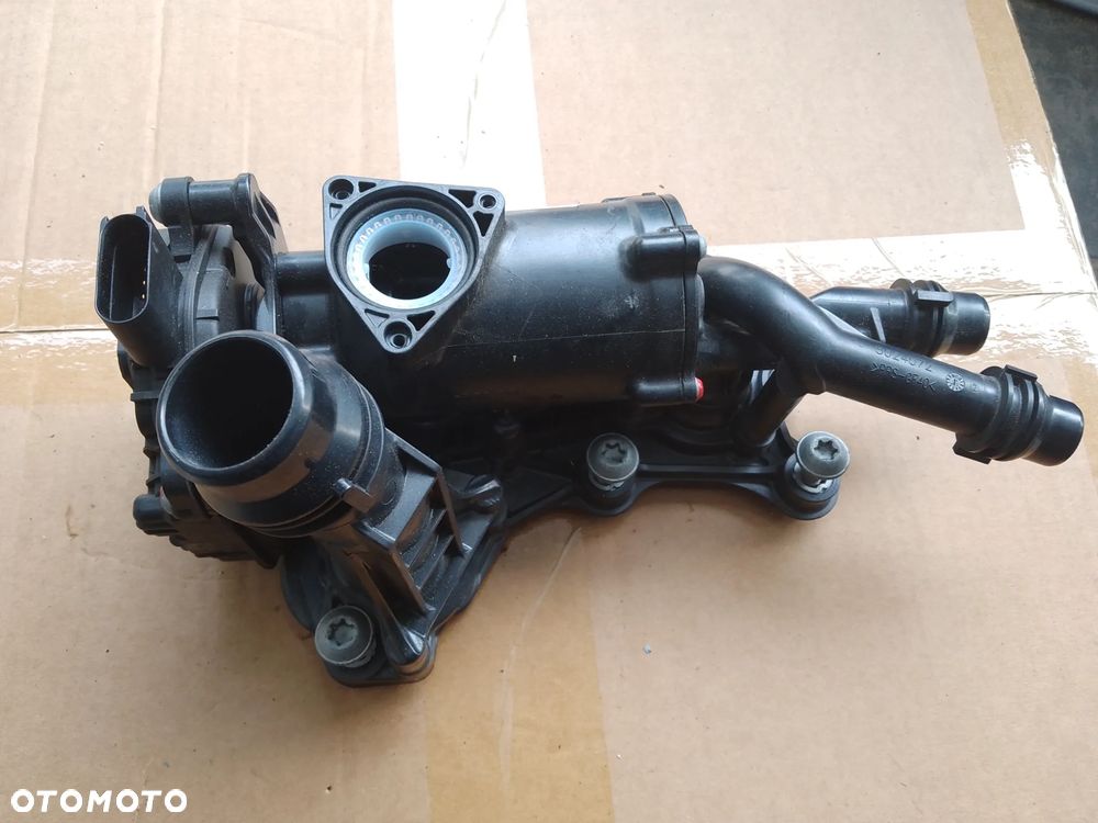 TERMOSTAT REGULATOR PŁYNU CHŁODZĄCEGO AUDI A4 A5 A6 A7 Q5 2.0TDI 05L121111J - 1