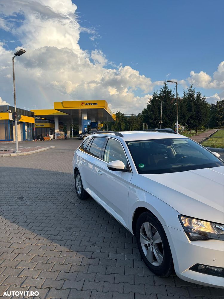 Skoda Superb 2.0 TDI Ambition - 14