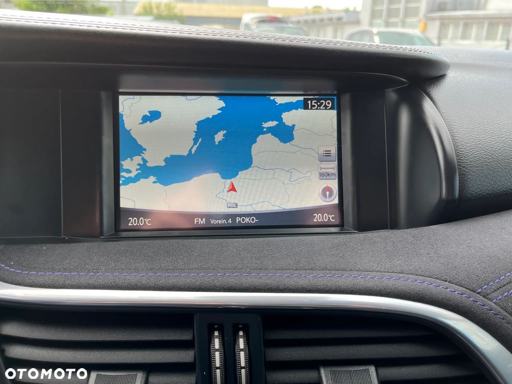 Infiniti Q30 - 27