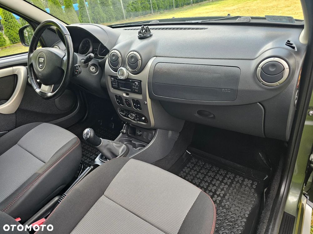 Dacia Duster 1.6 Laureate - 29