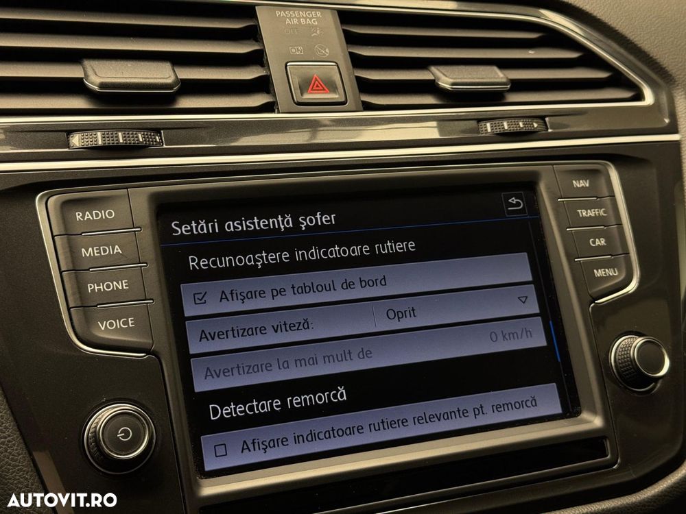 Volkswagen Tiguan - 12