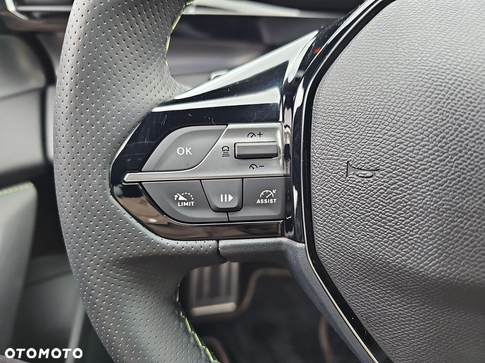 Peugeot 408 - 16
