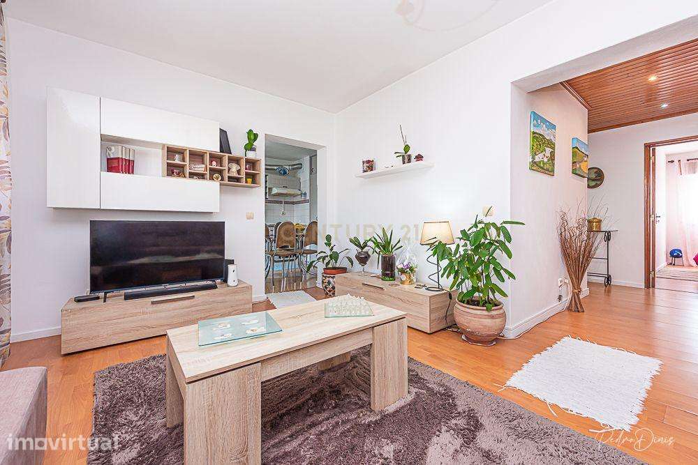 Apartamento de 4 assoalhadas c/ Varanda ESTADO IMACULADO! - Grande imagem: 2/28