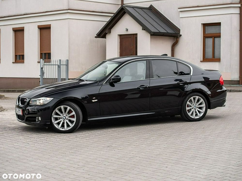 BMW Seria 3 325i Edition Sport - 13