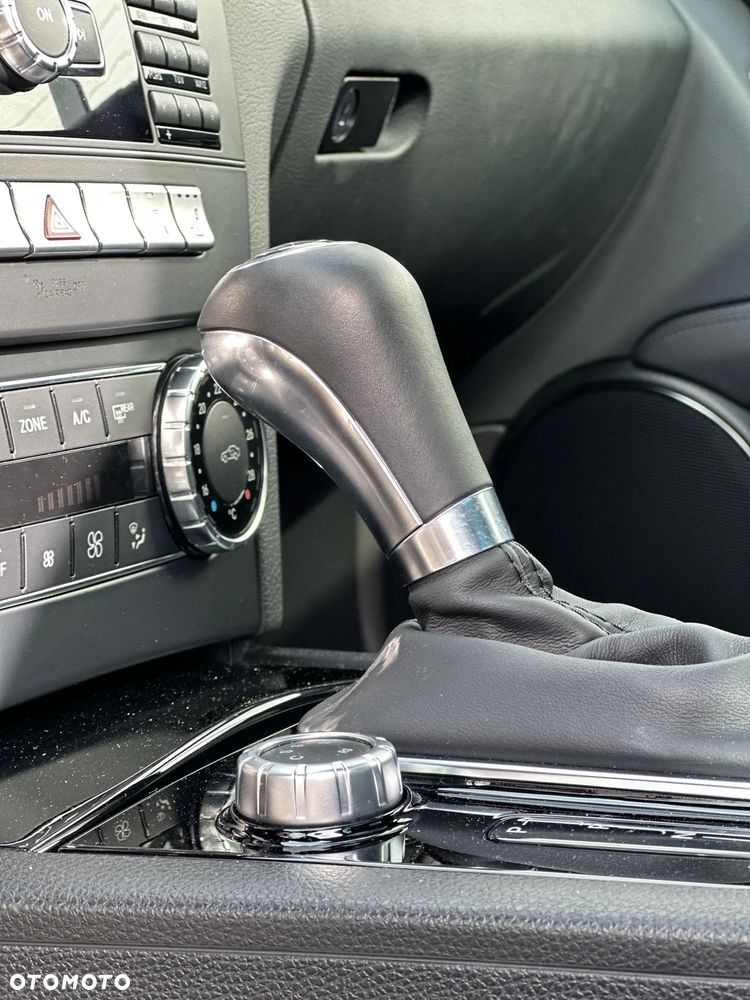 Mercedes-Benz Klasa C 63 AMG AMG SPEEDSHIFT MCT - 23