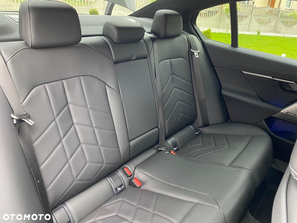 BMW Seria 5 520d xDrive - 33