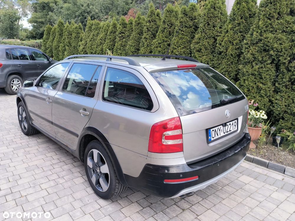 Skoda Octavia Scout 2.0 TDI DPF - 5