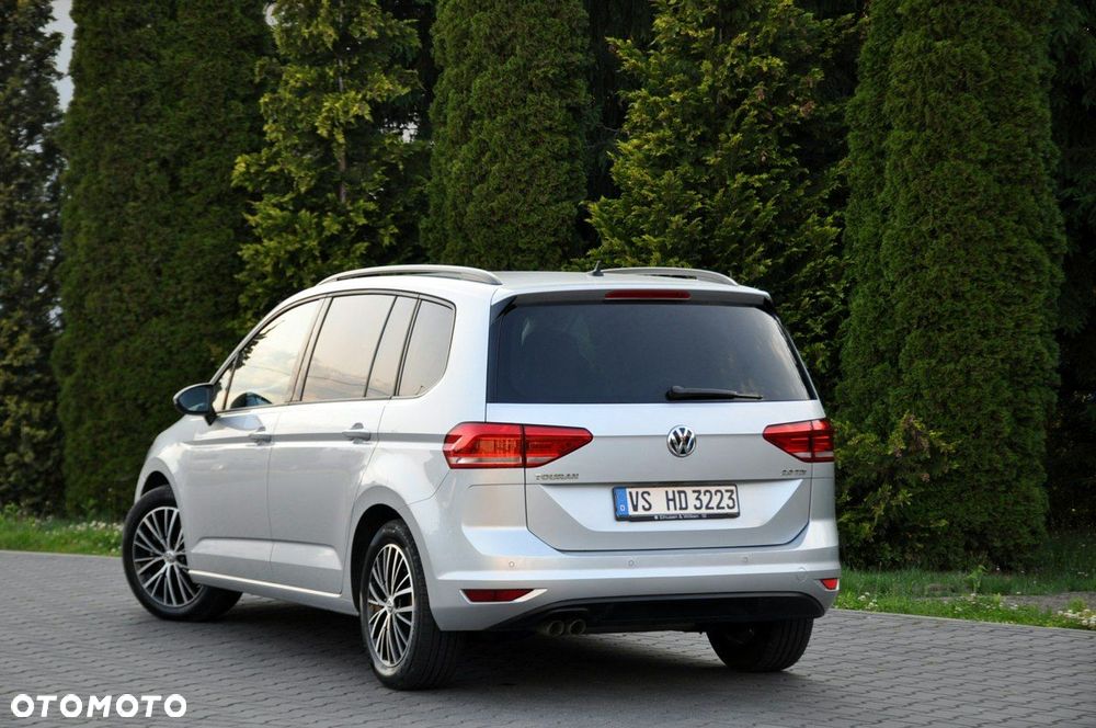 Volkswagen Touran - 14