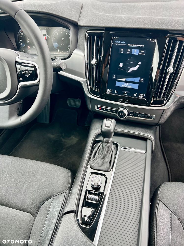 Volvo V90 T4 Geartronic Momentum Pro - 19