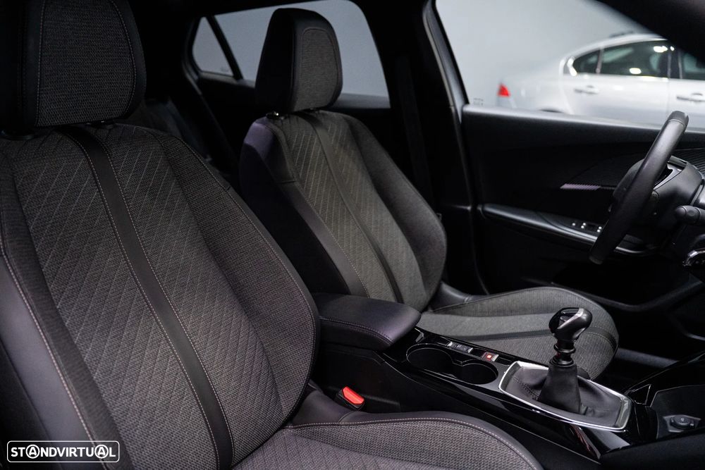 Peugeot 2008 PureTech 100 Allure - 23