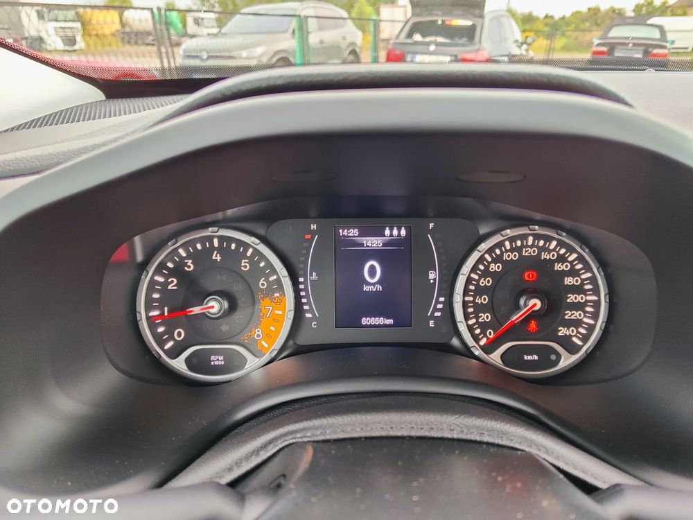 Jeep Renegade 1.4 MultiAir Night Eagle - 21