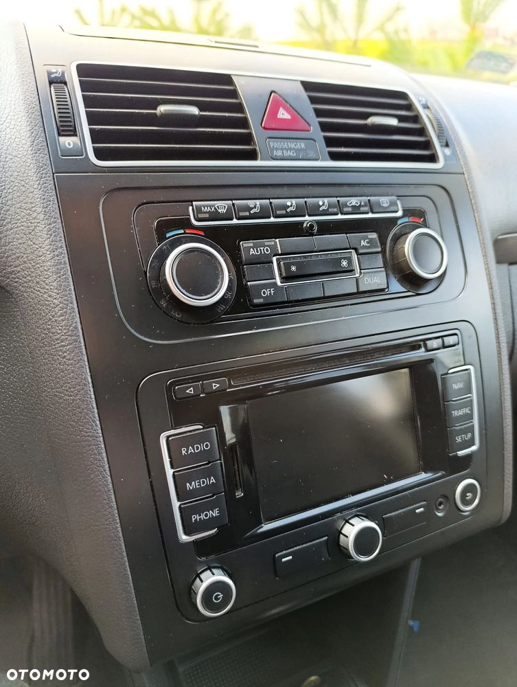 Volkswagen Touran 1.6 TDI DPF BlueMot Comfortline - 19