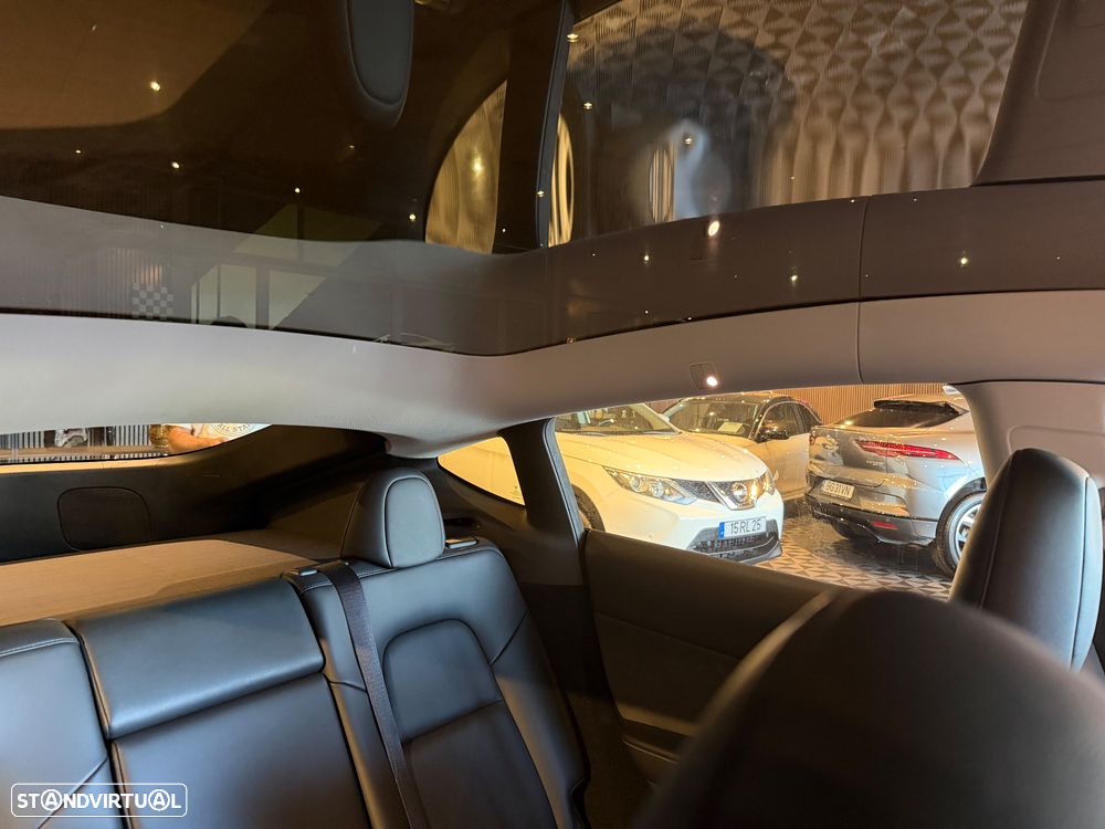 Tesla Model Y Performance Dual Motor AWD - 43