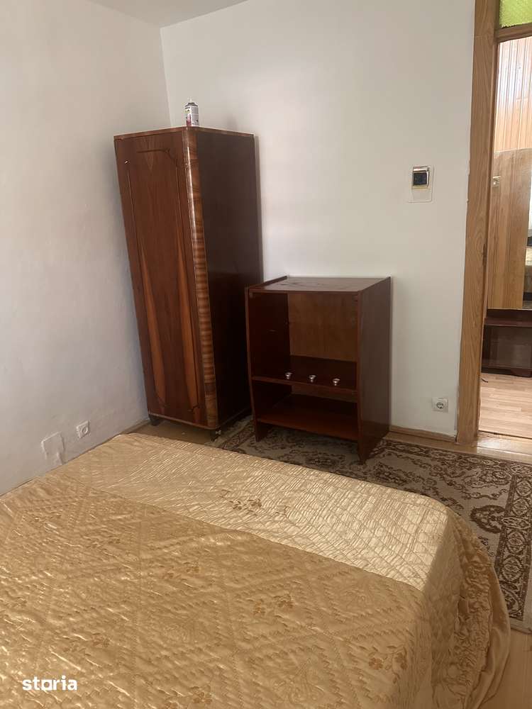 Inchiriez apartament 3 camere Bradet — fotografia 3