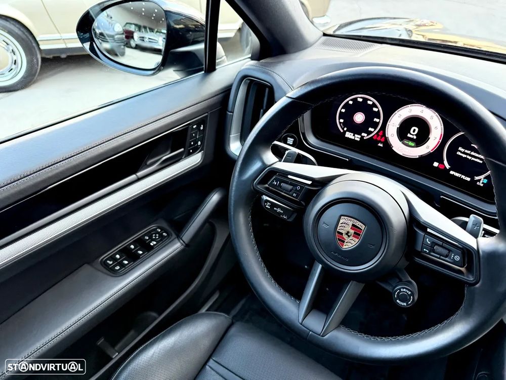 Porsche Cayenne Coupé E-Hybrid - 17