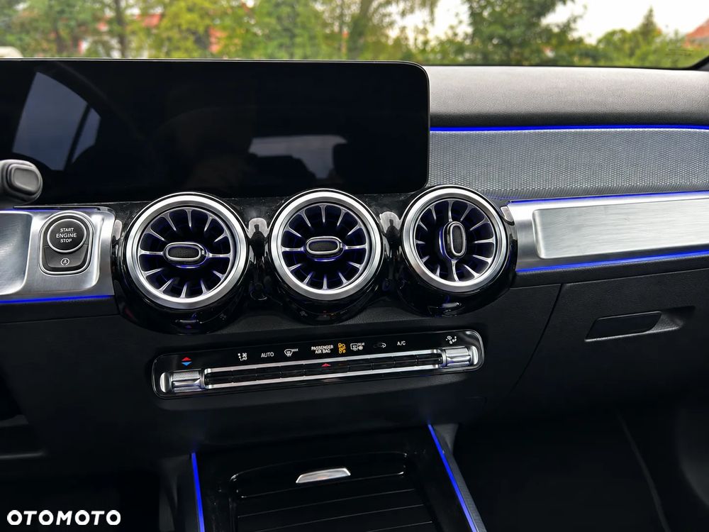 Mercedes-Benz GLB 200 Progressive 7G-DCT - 16