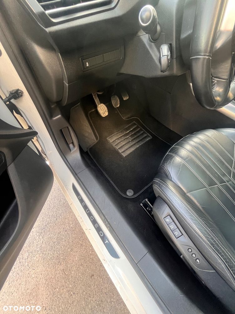 Peugeot 308 1.6 THP Allure - 16