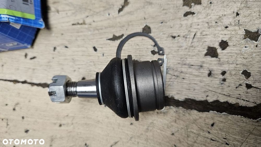 Sworzeń wahacza przód Nissan Navara NP300 D40  SKF VKDS 812010 - 5