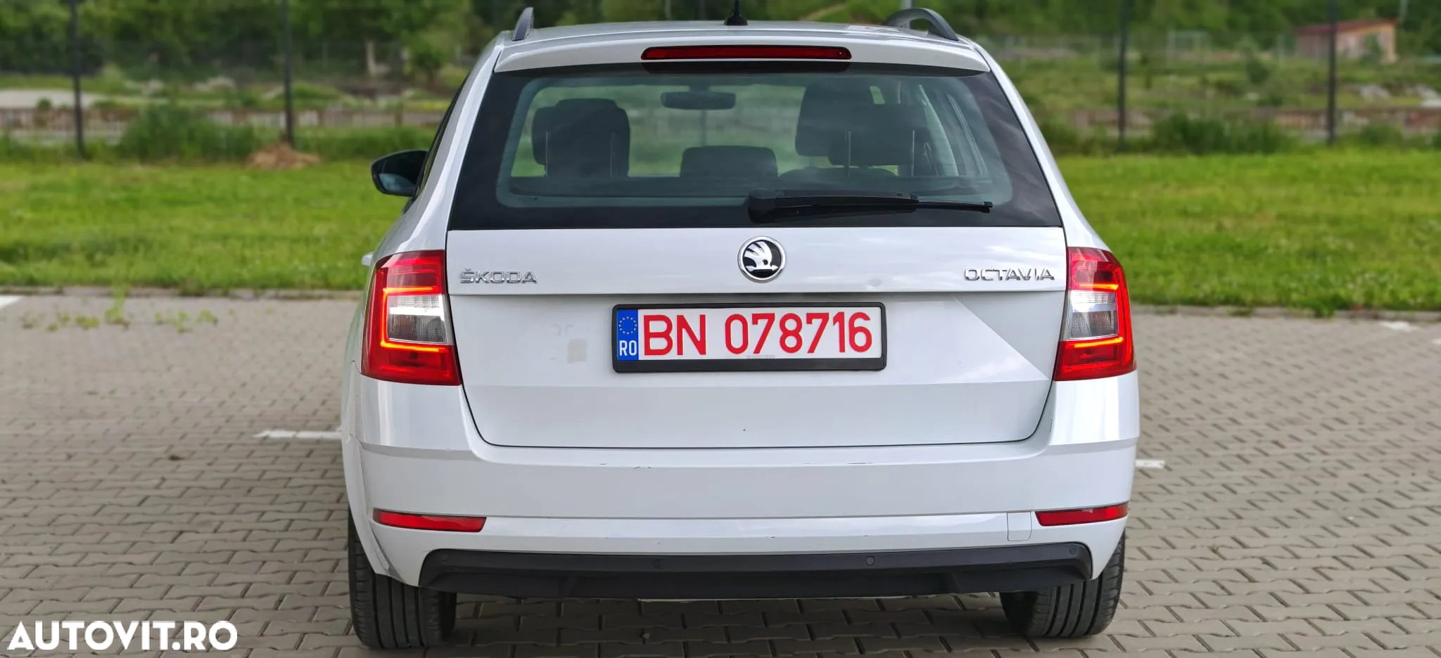 Skoda Octavia 1.6 TDI DSG Ambition - 5
