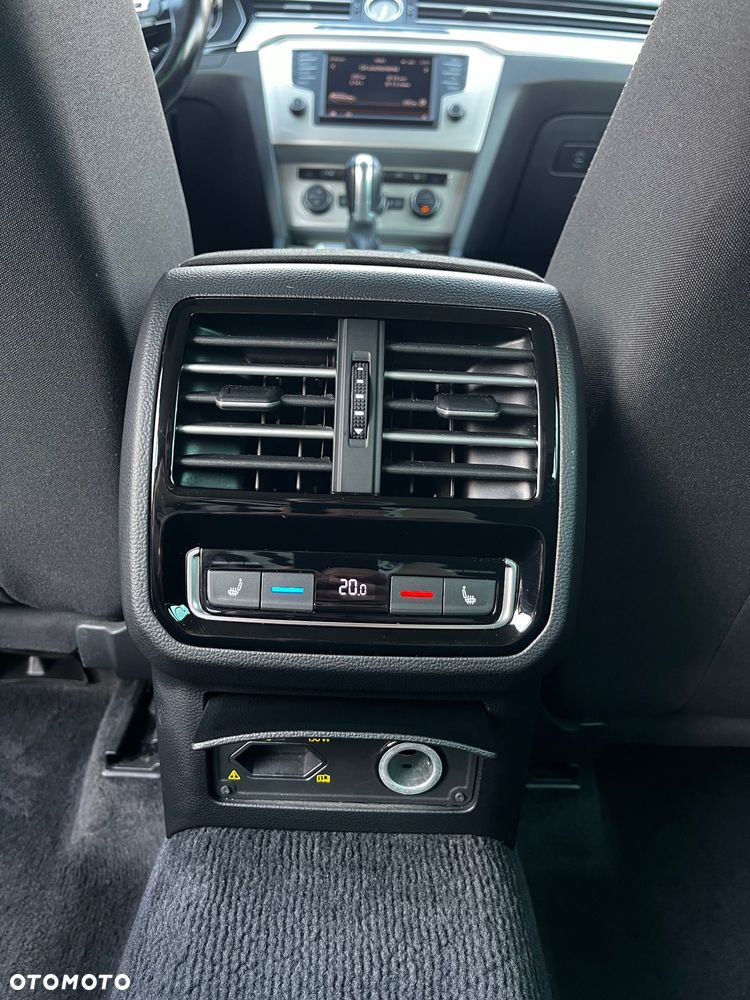 Volkswagen Passat 2.0 TDI SCR Comfortline DSG - 14