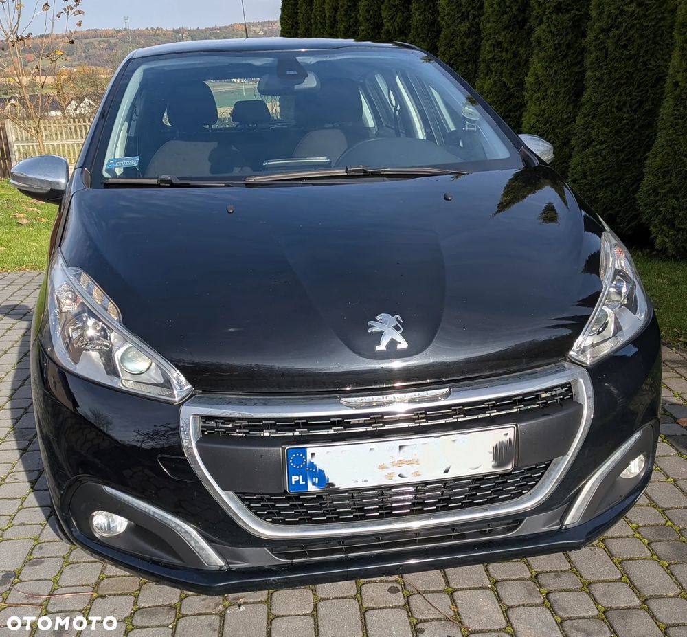 Peugeot 208 - 1